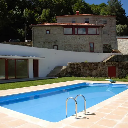 Aldeia Turistica De Louredo *